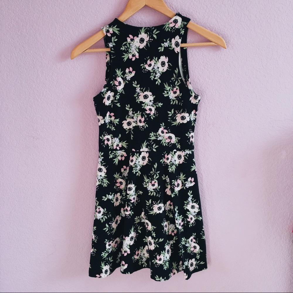 H&M Dress - Picture 2 of 3
